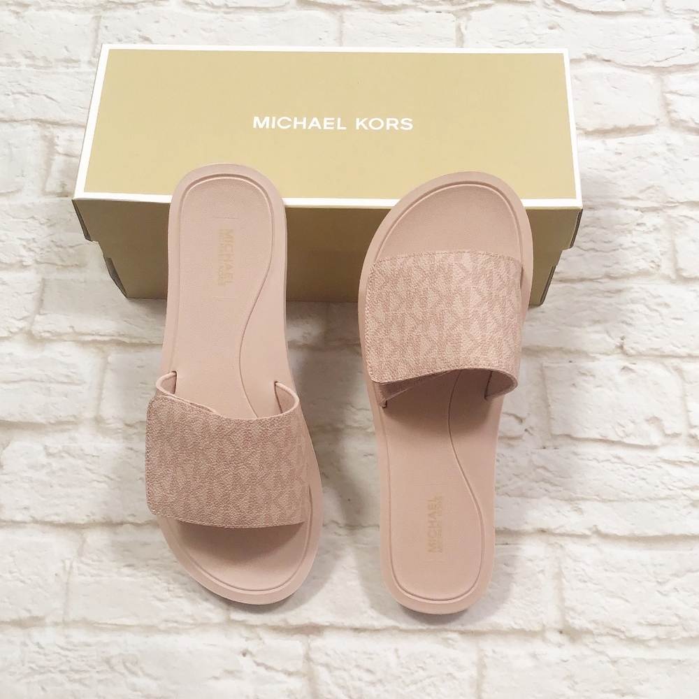 LAST ONE❗MICHAEL KORS Wade Slide In Ballet Color - Picture 6 of 10